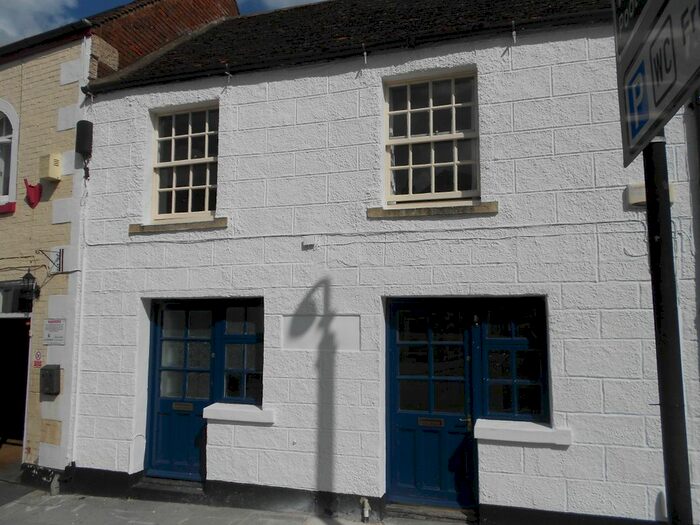 1 Bedroom Flat To Rent In Market Place, Westbury, BA13