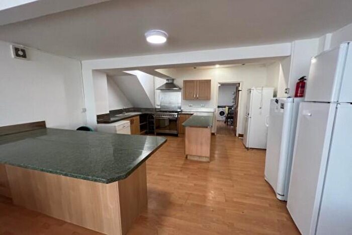 6 Bedroom Terraced House To Rent In Moy Road Cardiff, CF24