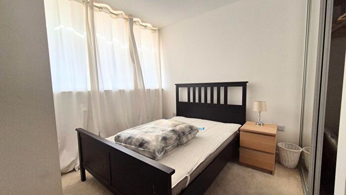 1 Bedroom Flat To Rent In The Crescent, Hannover Quay, BS1