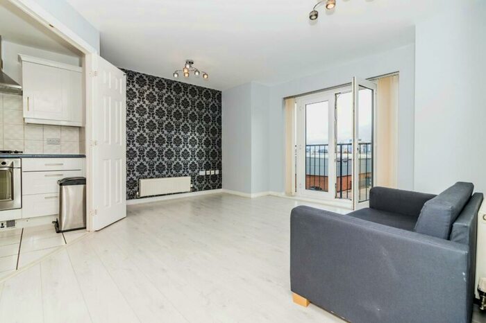 2 Bedroom Apartment To Rent In Montague Road, Manchester, M16