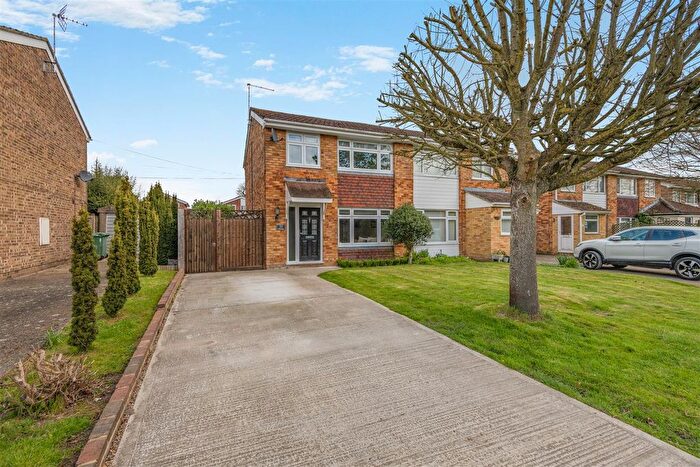 3 Bedroom Semi Detached House For Sale In Oak Lane, Headcorn, Ashford, TN27