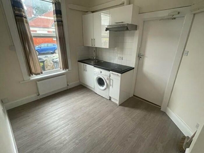 Studio To Rent In Moorefield Road, Tottenham, London, N17