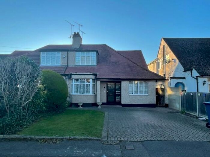 3 Bedroom House To Rent In West Avenue, Pinner, HA5