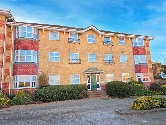 2 Bedroom Apartment To Rent In Wayletts, Leigh-on-Sea, Essex, SS9