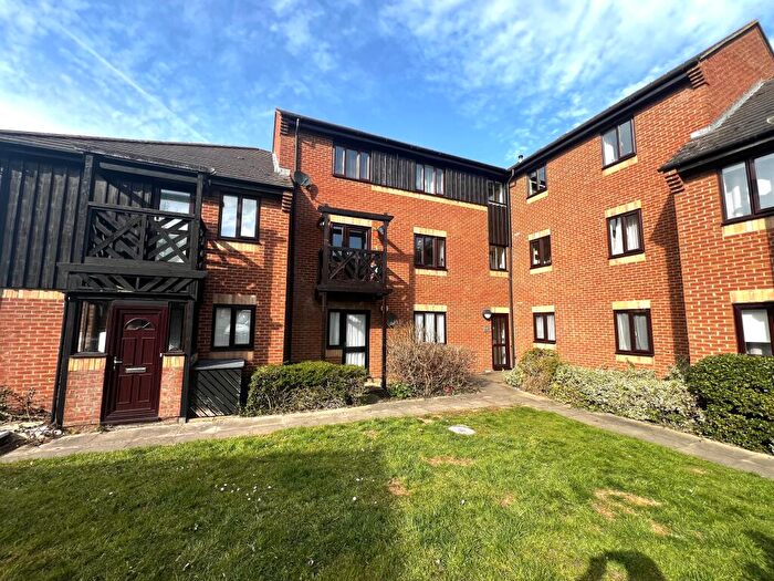 2 Bedroom Apartment To Rent In Roebuck Court, Didcot, OX11