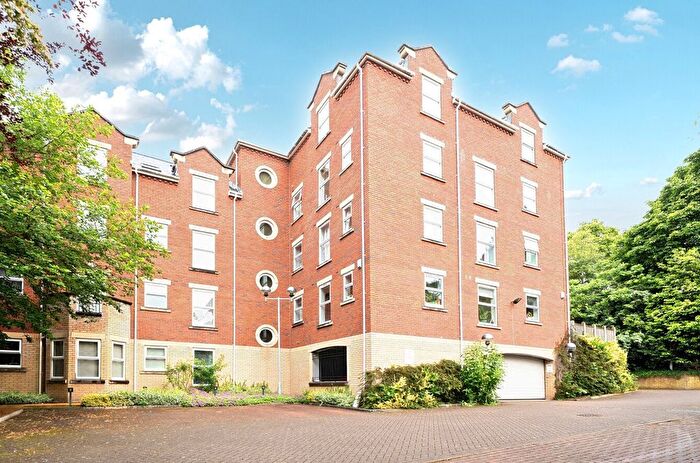 2 Bedroom Flat To Rent In Cardigan Road, Headingley, Leeds, LS6