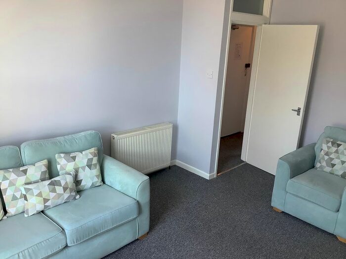 2 Bedroom Flat To Rent In Admiralty Street, Plymouth, PL1