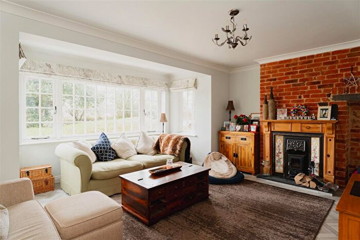 4 Bedroom Semi-Detached House For Sale In Pendell Road, Bletchingley, RH1