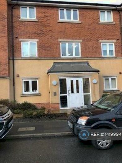2 Bedroom Flat To Rent In Cameron Grove, Eccleshill, Bradford, BD2