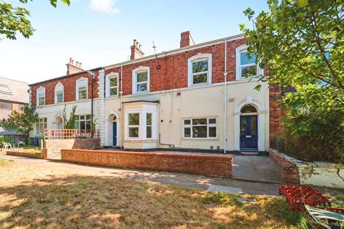 1 Bedroom Flat To Rent In West Parade, Grimsby, Lincolnshire, DN31