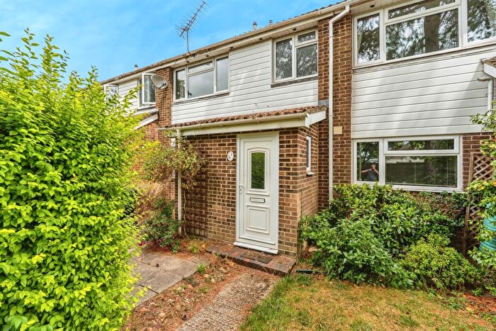 3 Bedroom Terraced House For Sale In Waverley Close, Romsey, SO51