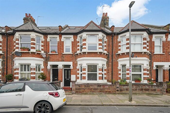 2 Bedroom Flat For Sale In Bendemeer Road, Putney, SW15