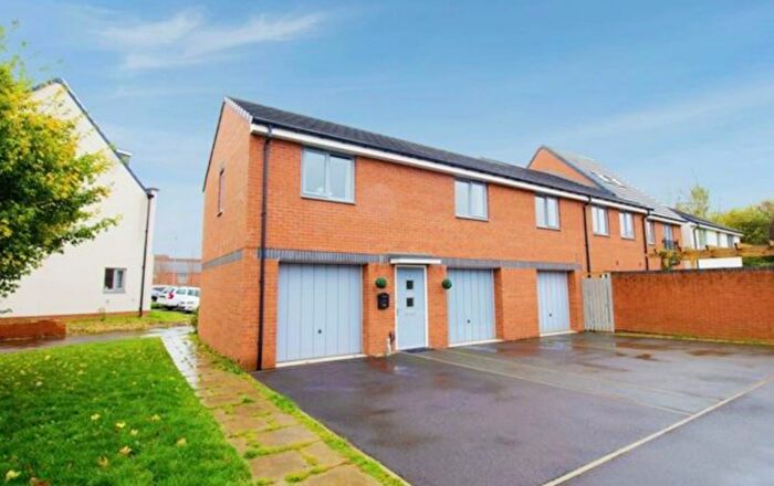 2 Bedroom Flat For Sale In Paton Way, Darlington, DL1