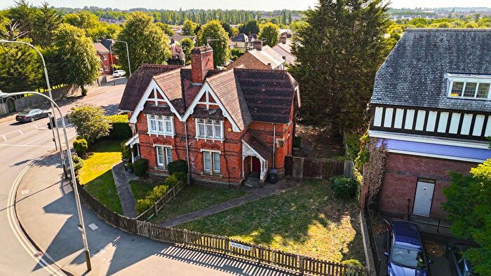 3 Bedroom Semi-detached House To Rent In Welford Road, Leicester, LE2