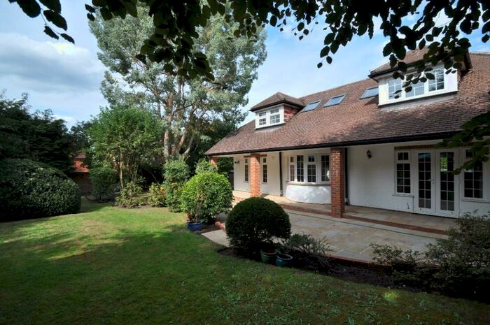 4 Bedroom Detached House To Rent In Guildcroft, Guildford, Surrey, GU1