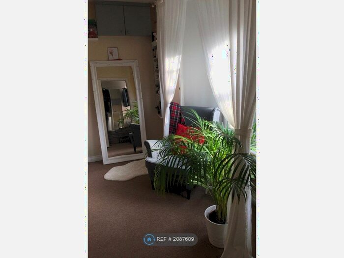 Studio To Rent In Beaufort Road, Reigate, RH2