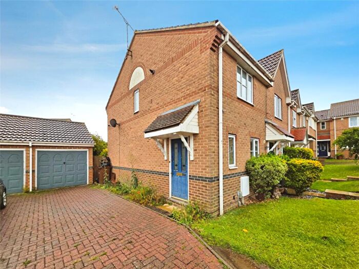 2 Bedroom End Of Terrace House For Sale In Shorefields, Rainham, Gillingham, Kent, ME8