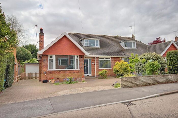 3 Bedroom Semi-Detached Bungalow For Sale In Annandale Road, Kirk Ella, Hull, HU10