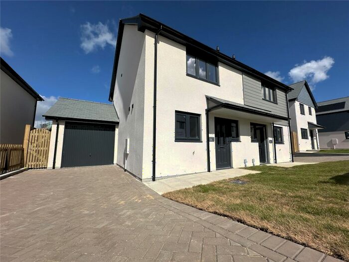 2 Bedroom Semi-Detached House To Rent In Highfield Park, Bodmin, PL31