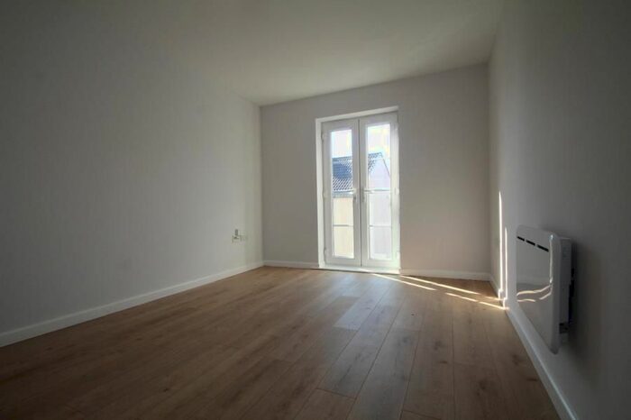 2 Bedroom Flat To Rent In Squires Close, Kirkgate, Sherburn In Elmet, LS25