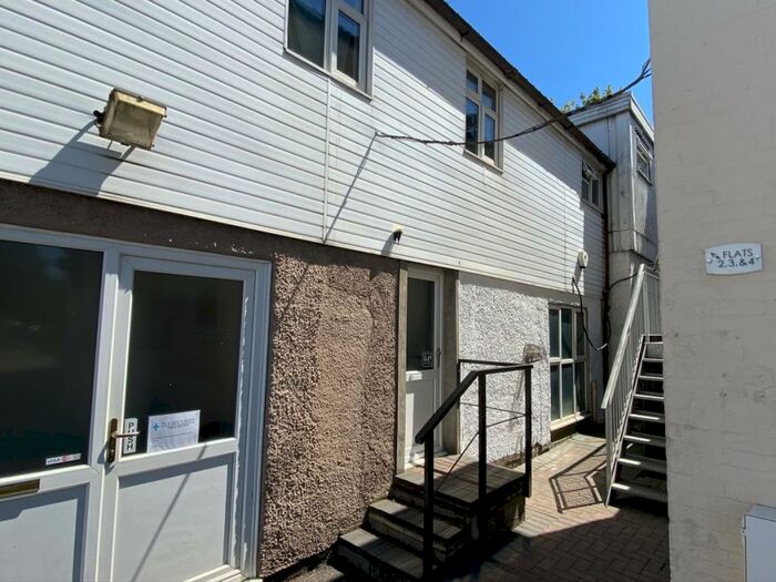 2 Bedroom Flat To Rent In High Street, Totton, SO40