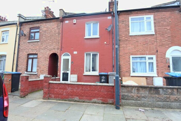 3 Bedroom Terraced House To Rent In Gresham Road, Neasden, NW10