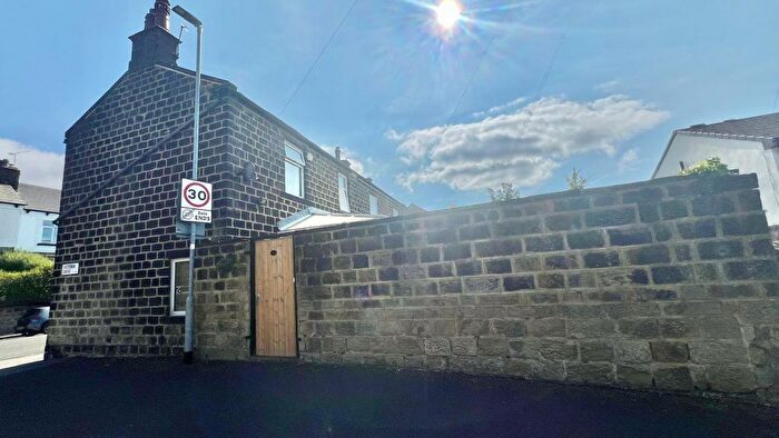 3 Bedroom Detached House To Rent In Victoria Drive, Horsforth, Leeds, West Yorkshire, Uk, LS18