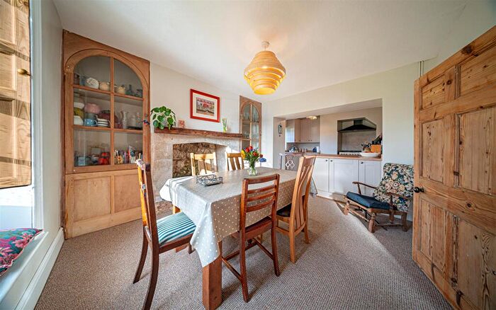 5 Bedroom Detached House For Sale In Canal Bridge, Semington, BA14