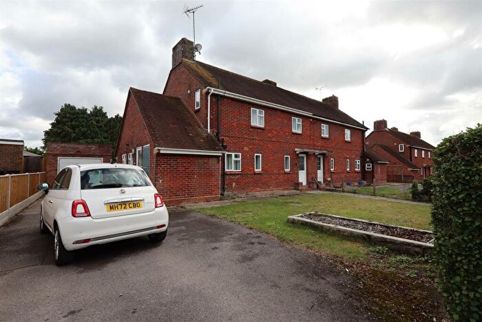 3 Bedroom Detached House To Rent In Wheatfields Road, RG2