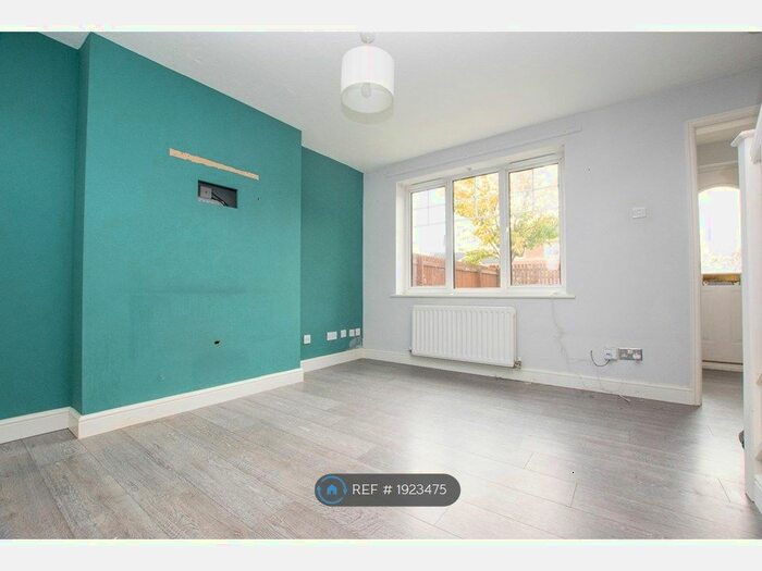 2 Bedroom Terraced House To Rent In Castle Avenue, Rossington