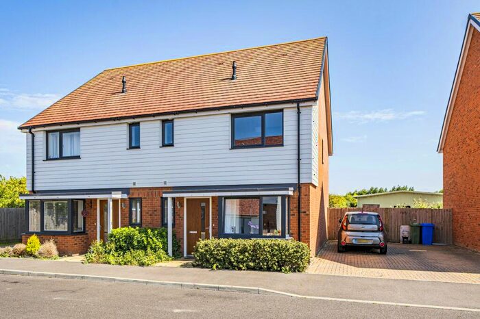 3 Bedroom Semi-Detached House For Sale In Nova Avenue, Faversham, ME13
