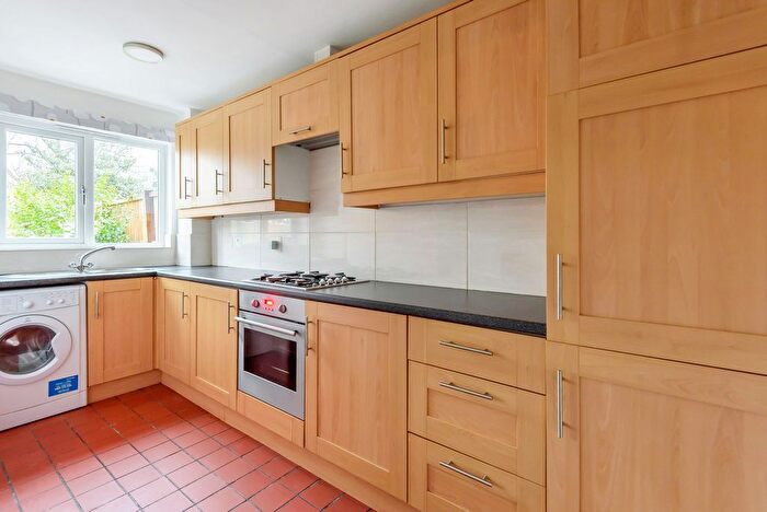 1 Bedroom Semi-Detached House To Rent In St. Pauls Terrace, London, SE17