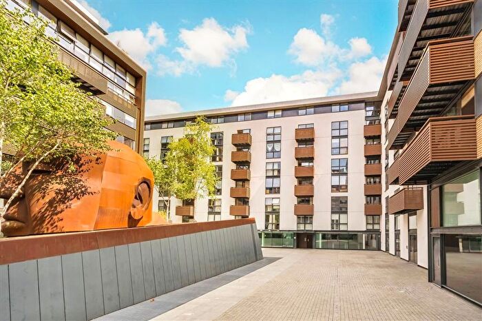 2 Bedroom Flat For Sale In Poole Street, Shoreditch, N1