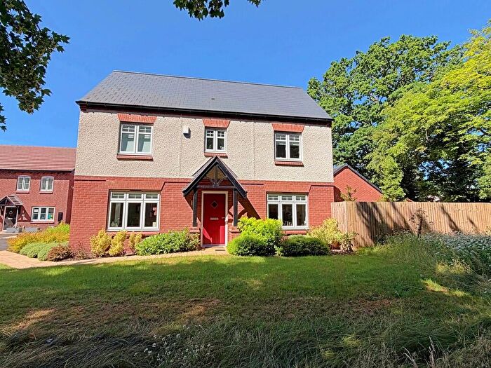 3 Bedroom Detached House For Sale In Hewitt Close, Kenilworth, CV8