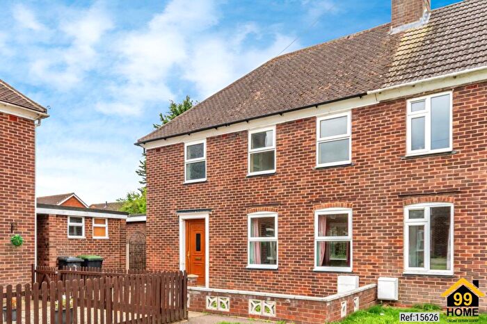 3 Bedroom Semi Detached House For Sale In Moreteyne Road, Marston Moretaine, Bedford, Bedfordshire, MK43