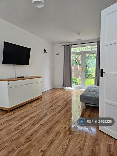 2 Bedroom End Of Terrace House To Rent In Colbourne Grove, Hyde, SK14