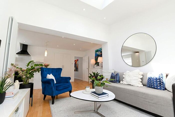 2 Bedroom Semi-Detached House For Sale In Lilac Avenue, Swinton, M27