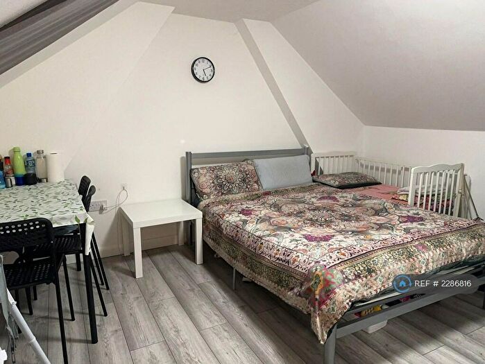 Studio To Rent In East Ferry Road, London, E14