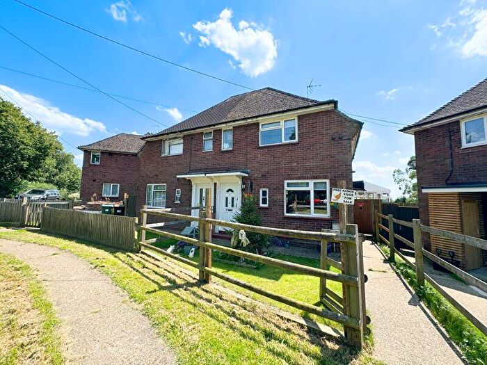 2 Bedroom Semi-Detached House For Sale In Stockhalll Cresent, Leighton Buzzard, LU7