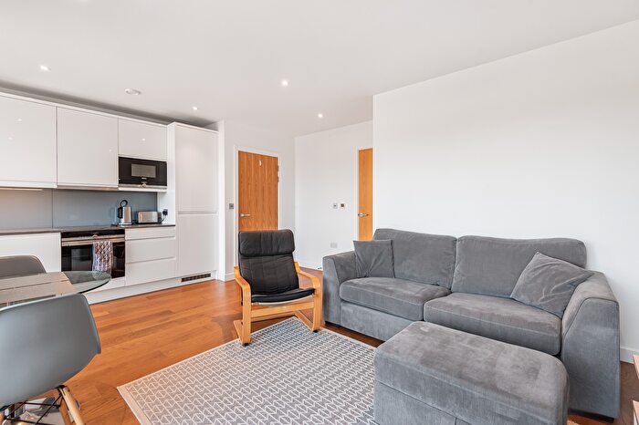 1 Bedroom Flat For Sale In Lismore Boulevard, London, NW9