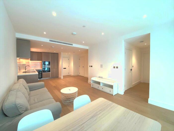 2 Bedroom Flat To Rent In Chartwell House, Palmer Road, SW11
