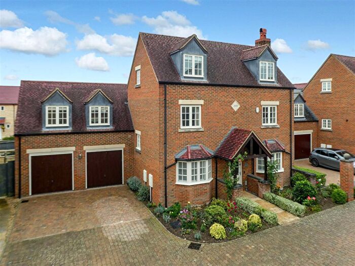 5 Bedroom Detached House For Sale In Cuckoo Hill Rise, Hanslope, Milton Keynes, MK19