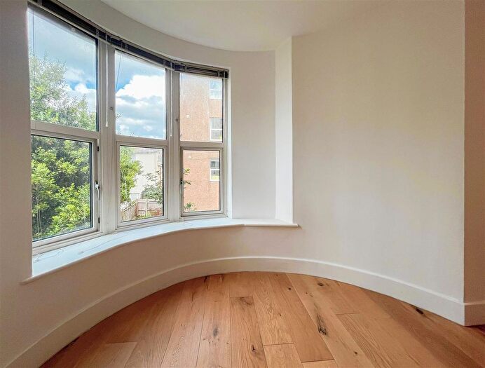 2 Bedroom Flat To Rent In Castle Hill Road, Hastings, TN34