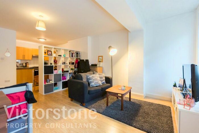 Studio To Rent In Mount View Road, London, Greater London, N4