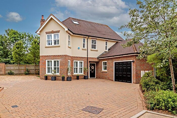 4 Bedroom Detached House For Sale In Watling Street, St. Albans, AL1