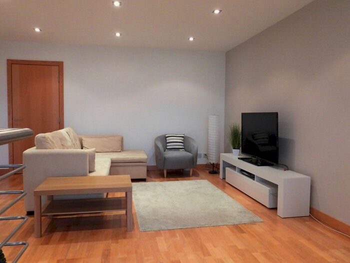 2 Bedroom Flat To Rent In Creek Road, London, SE10