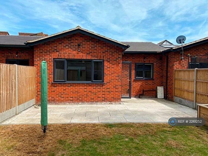 2 Bedroom Bungalow To Rent In Sherlodge Mews, Gillingham, ME8