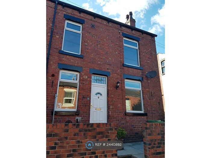 3 Bedroom Terraced House To Rent In Woodville Place, Horsforth, Leeds, LS18