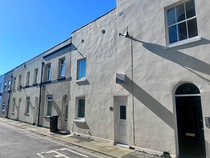 1 Bedroom Terraced House For Sale In Upway Street, Weymouth, DT4
