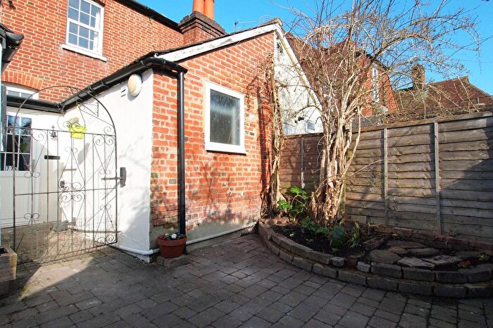 2 Bedroom Maisonette To Rent In High Street, Ewell, KT17